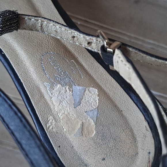 G.C Metallic Silver Sparkle Glam Retro Vintage Inspired Ankle Strap T-Strap Flat - Picture 11 of 11